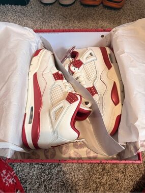 Women’s Jordan 4 Valentine’s
